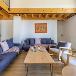 Family Farm At The Foot Of Auvergne Volcanoes Hébergement de vacances Rochefort-Montagne