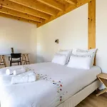 Family Farm At The Foot Of Auvergne Volcanoes * Rochefort-Montagne