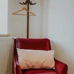 Hébergement de vacances Family Farm At The Foot Of Auvergne Volcanoes *