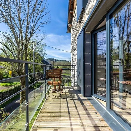 Feriehus Family Farm At The Foot Of Auvergne Volcanoes